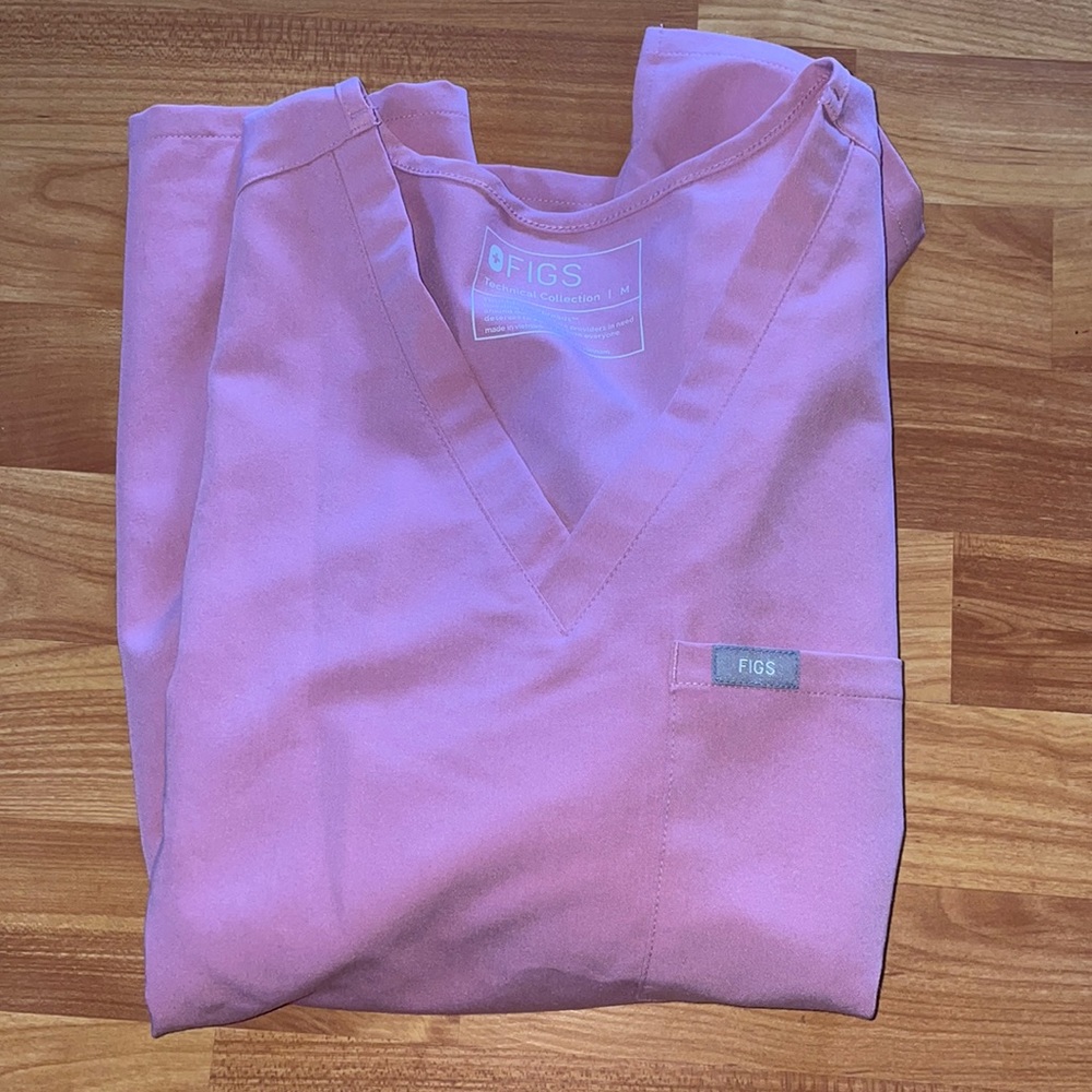 Figs Chalk Pink One pocket Scrub Top